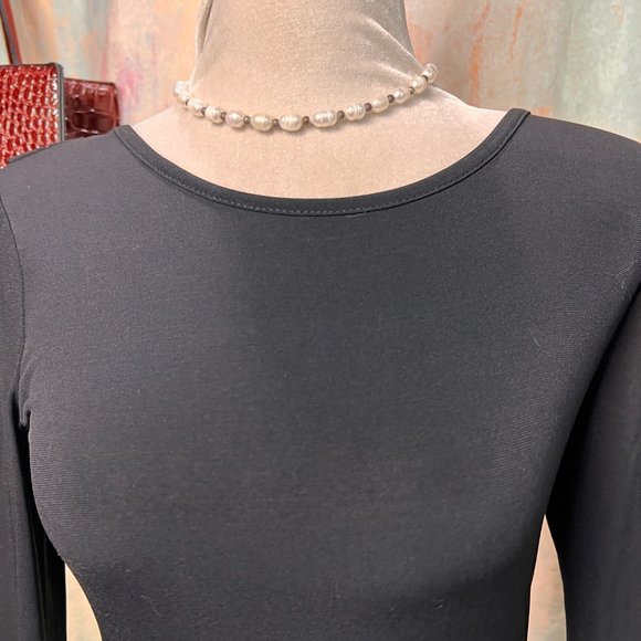 πTrixxi Bodycon Dress with Great Deep Waterfall Optic Neckline Backside! - Picture 4 of 14